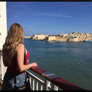 Meet your Posher, Danielle